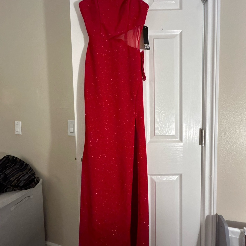 Elegant Red Strapless Evening Gown
